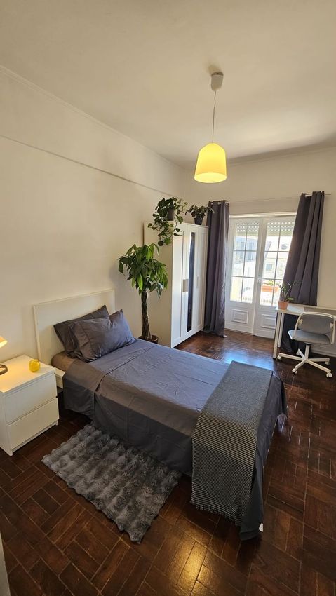Imagem Quarto de quarto em Rua Bartolomeu Dias, 172