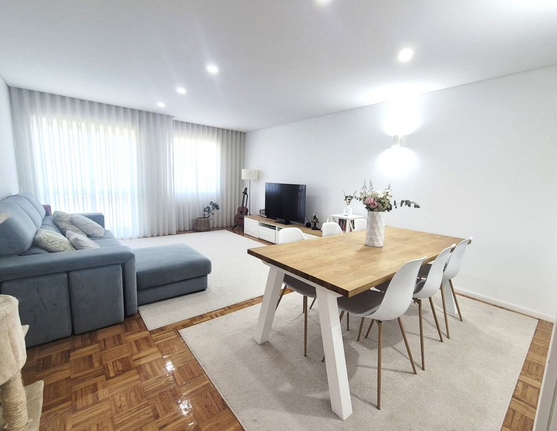 Imagem Sala de estar de apartamento t3 em Travessa do Pindelo