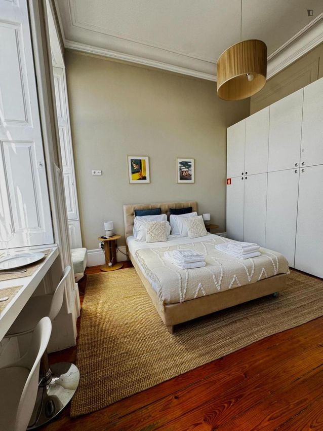 Imagem Quarto de apartamento t0 em Rua de Sá da Bandeira