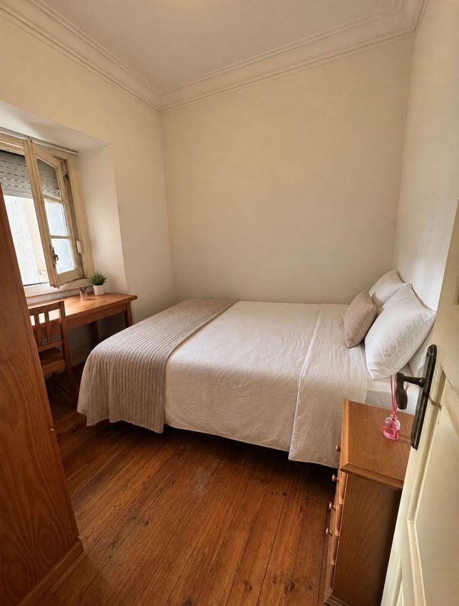 Imagem Quarto de quarto em Alameda das Linhas de Torres, 103