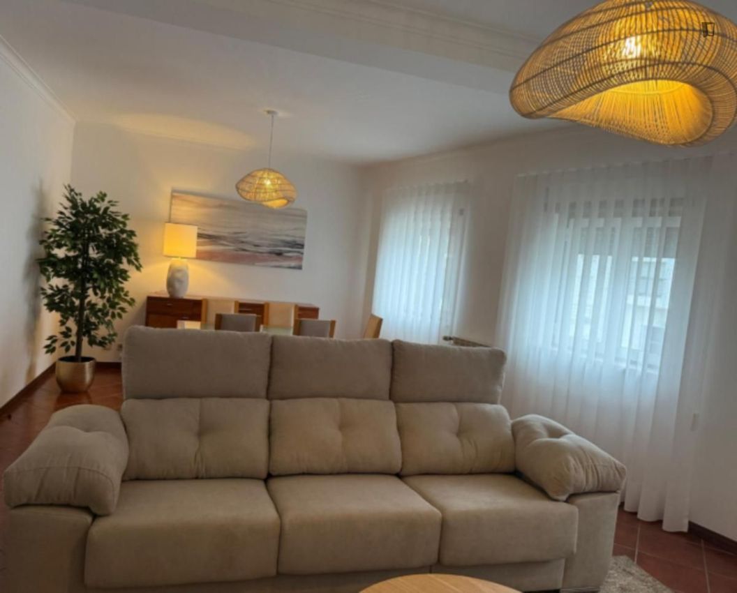 Imagem Sala de estar de apartamento t2 em Rua Fonte da Preguiça