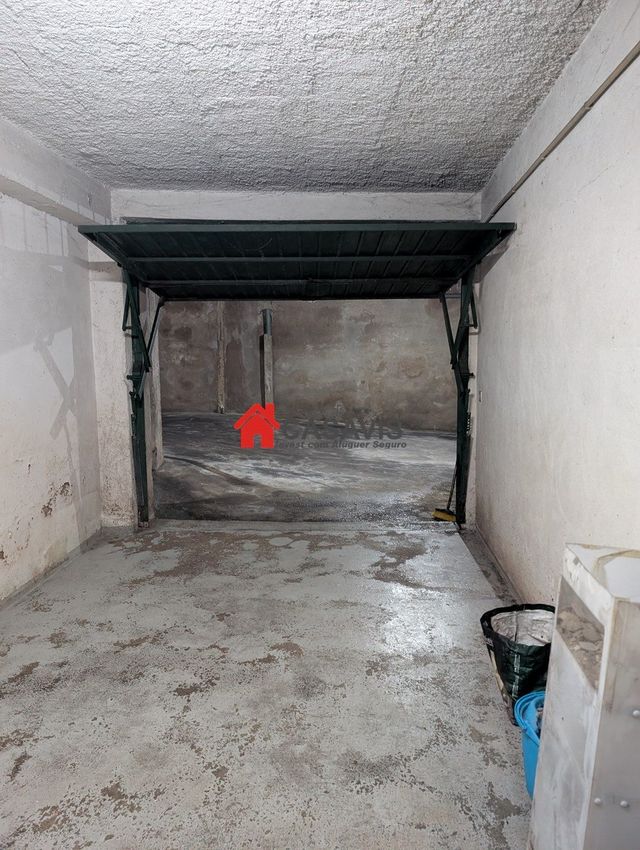 Зображення Місце для паркування, гараж, Centro