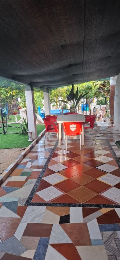 Imagem Alpendre de  moradia independente em Cm1101 s/n