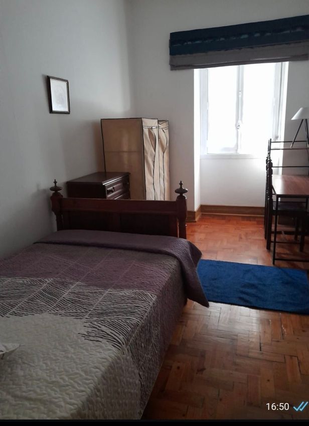 Imagem Quarto de quarto em Avenida General Humberto Delgado, 49
