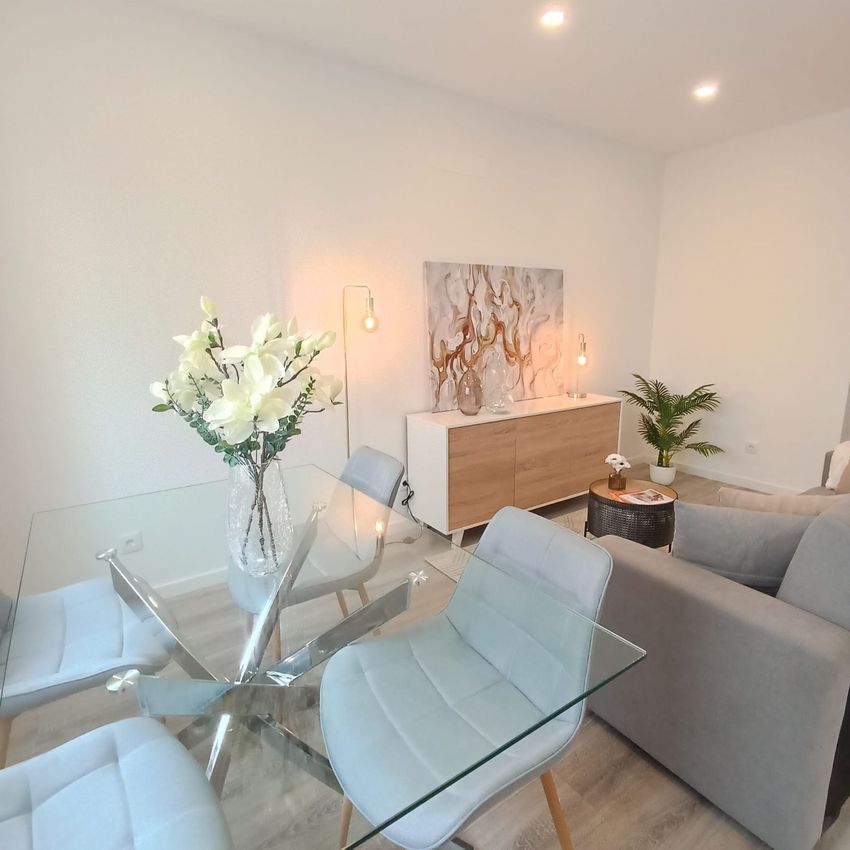 Imagem Sala de estar de apartamento t3 em Rua Angelina Vidal