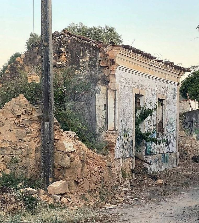 Imagem Fachada de  moradia independente em Belver