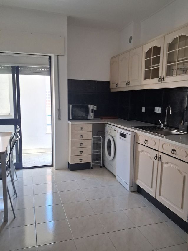 Imagem Cozinha de apartamento t2 em Travessa Cidade do Ribatejo, 4