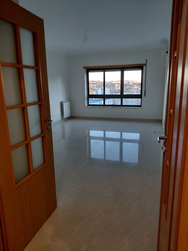 Imagem Divisão de apartamento t3 em Praceta Dom Lourenço de Almada, 5