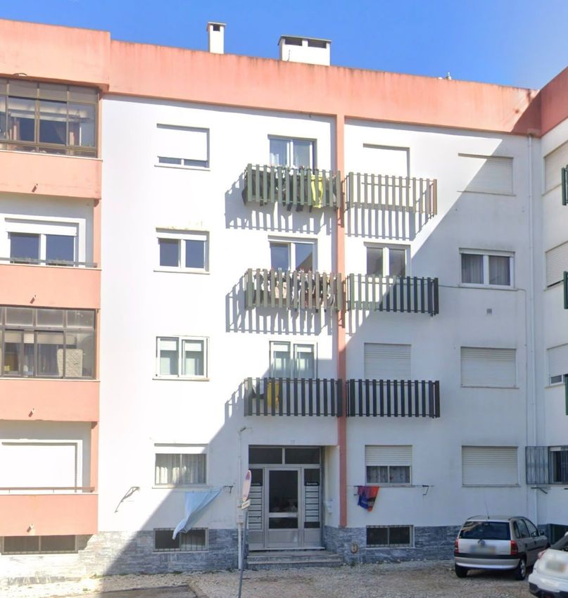 Imagem Fachada de apartamento t1 em Rua José Almada Negreiros, 30