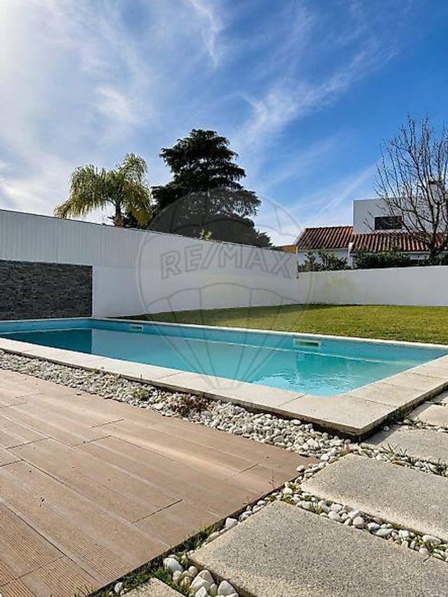 Imagem Piscina de  moradia geminada em Rua Roque Gameiro
