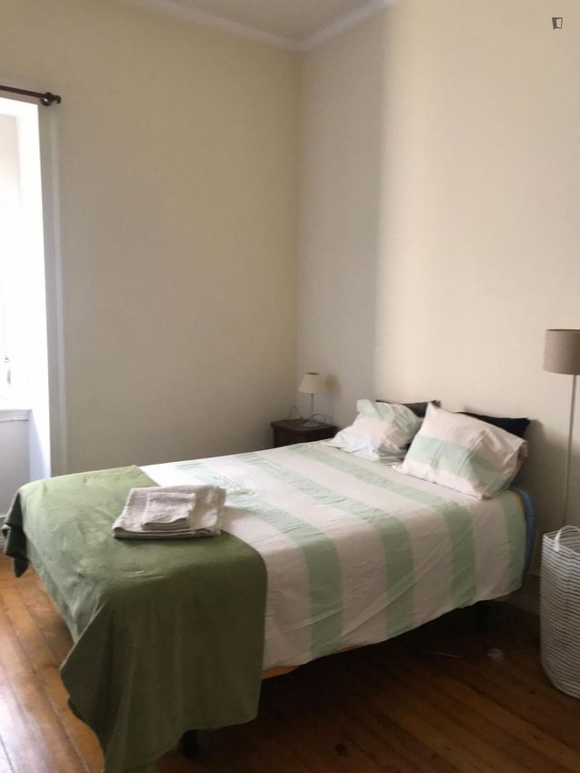 Imagem Quarto de quarto em Rua Miguel Lupi