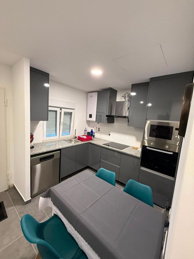 Imagem Cozinha de apartamento t3 em Rua Guilherme Gomes Fernandes, 47
