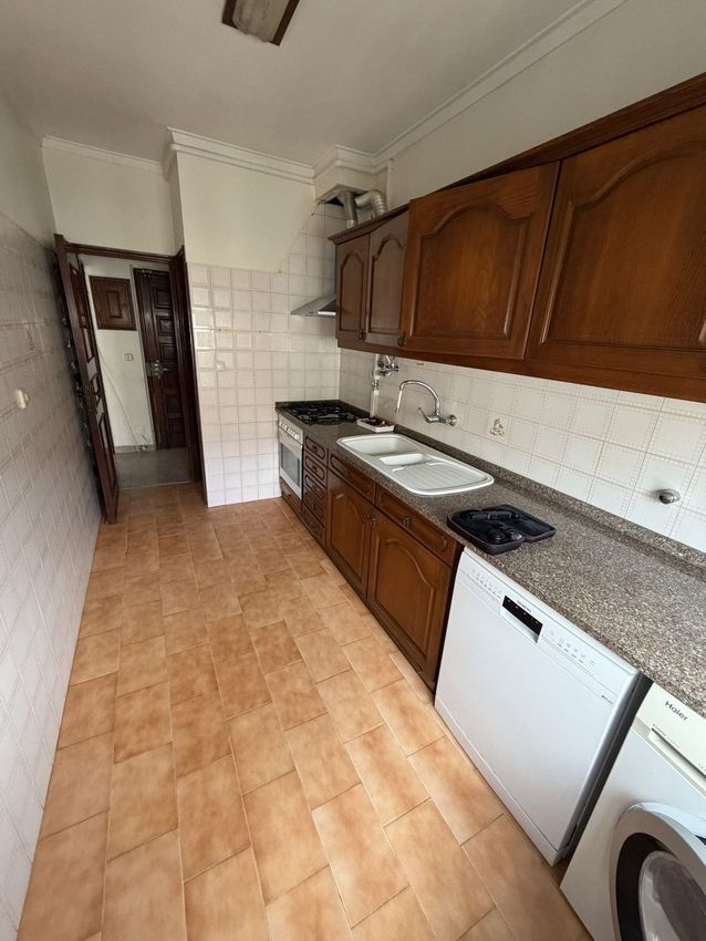Imagem Cozinha de apartamento t1 em Rua Paz e Amizade, 35