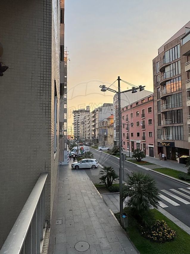 Imagem Vistas de apartamento t2 em Avenida Mouzinho de Albuquerque