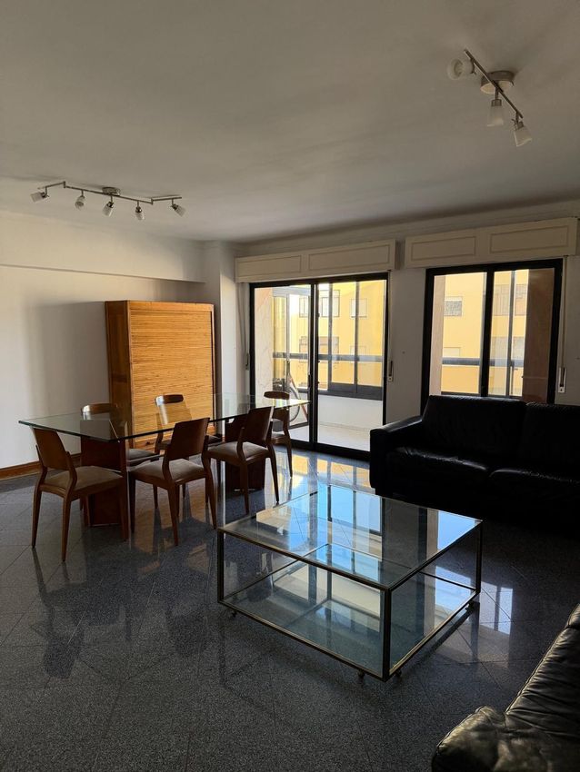 Imagem Sala de estar de apartamento t2 em Avenida 5 de Outubro, 24
