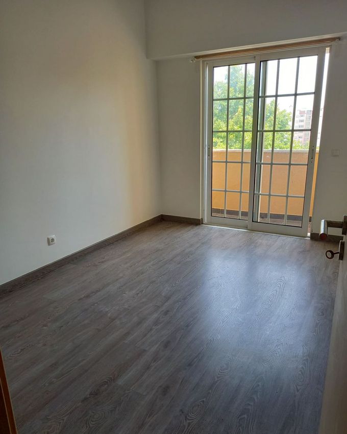 Imagem Quarto de apartamento t1 em Avenida de Angola, 29