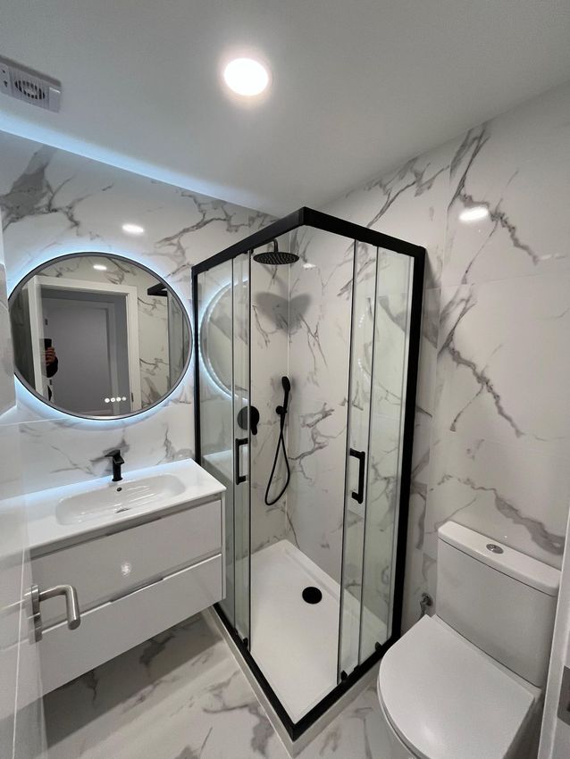 Imagem Casa de banho de apartamento t2 em Avenida Ivens, 26