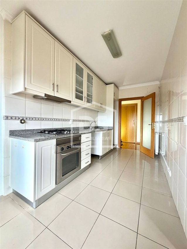 Imagem Cozinha de apartamento t2 em Mozelos
