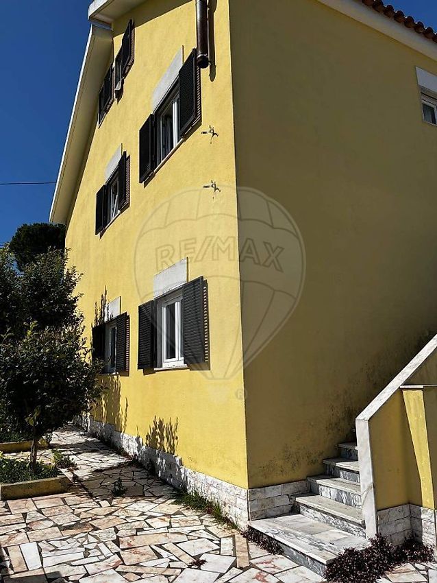 Imagem Fachada de  moradia independente em Porto Salvo
