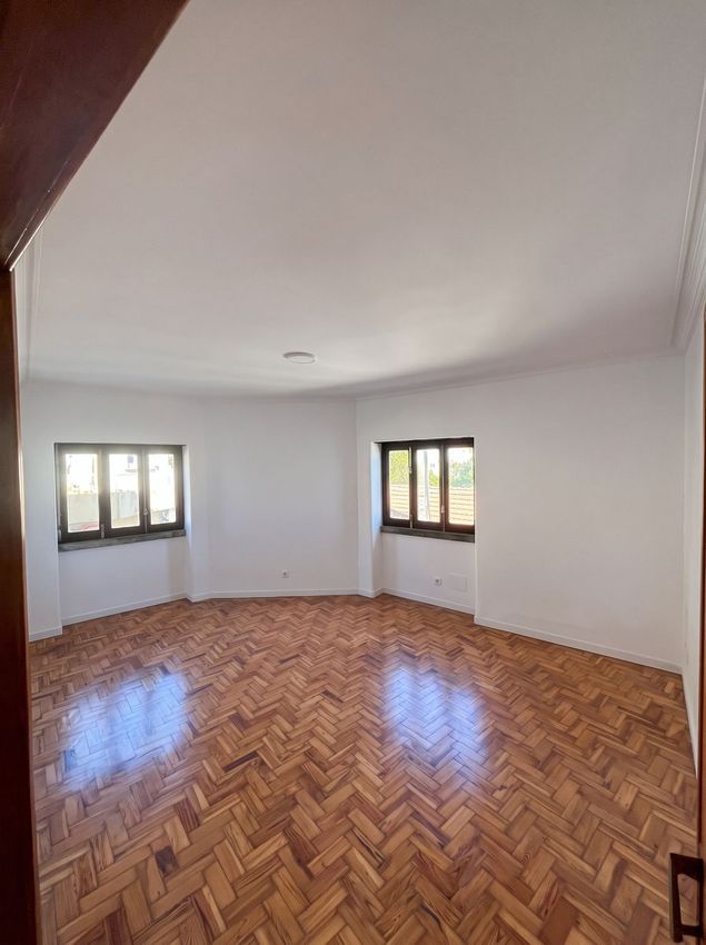 Imagem Divisão de apartamento t2 em Rua Carlos Anjos, 735