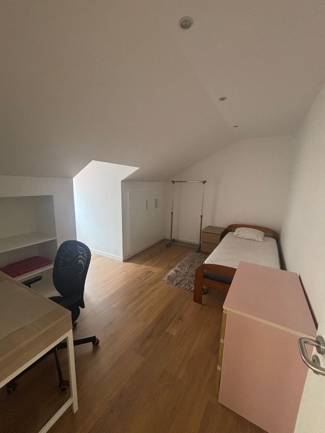Imagem Quarto de apartamento t3 em Rua Pascoal de Melo, 44