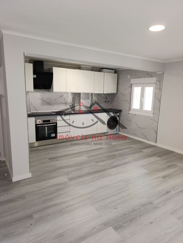 Imagem de apartamento t3 em Centro de Laranjeiro