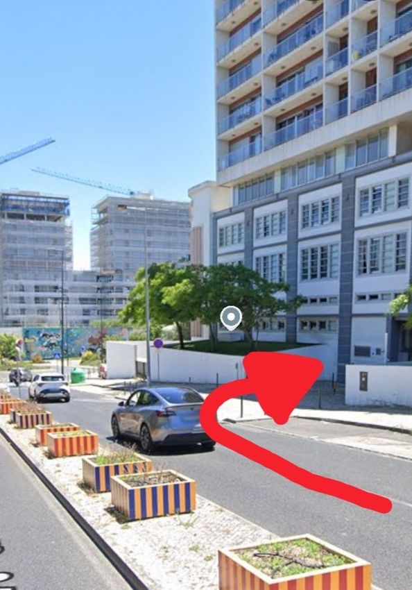 Imagem Vistas de garagem em Avenida de Pádua, 3
