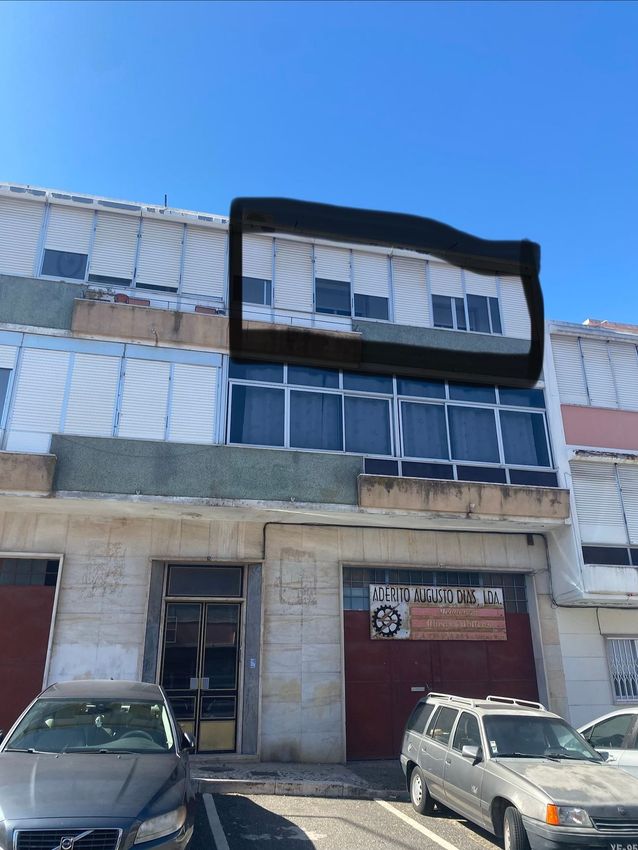 Imagem Fachada de apartamento t3 em Praceta Luís Ludovice, 12