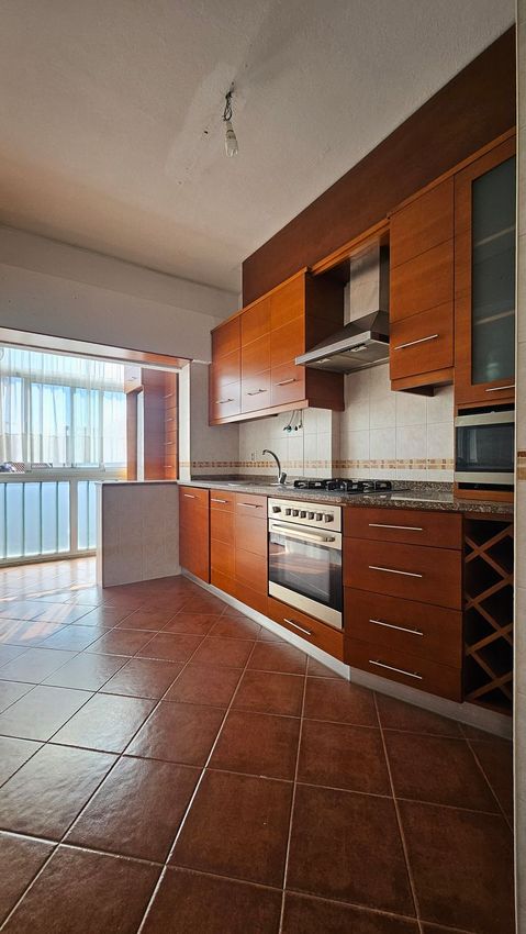 Imagem Cozinha de apartamento t2 em Rua Guerra Junqueiro, 34
