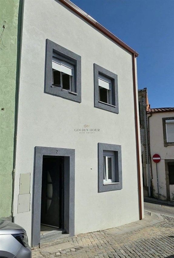 Imagem Hall de  moradia independente em Rua de Justino Teixeira