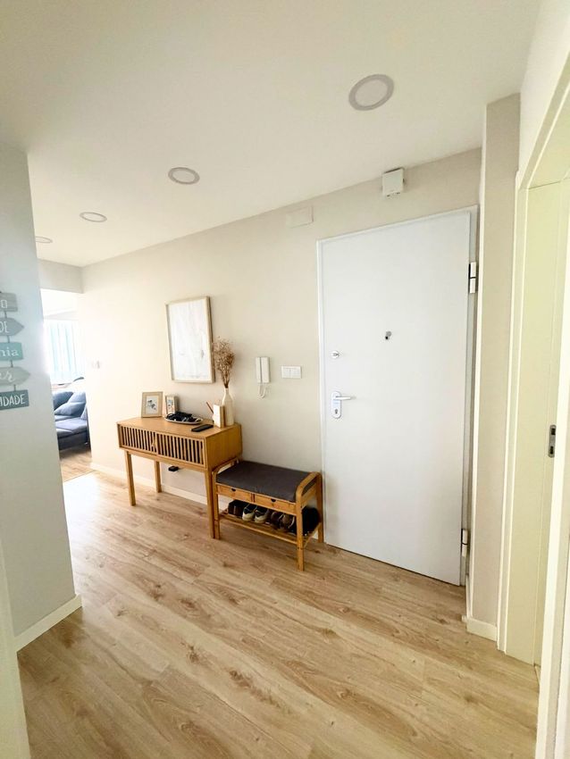 Imagem Sala de estar de apartamento t3 em Praça da Igreja, 2