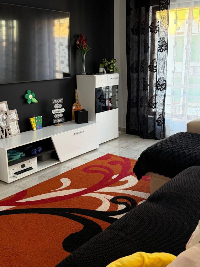 Imagem Sala de estar de apartamento t2 em Rua Falcão Machado, 12