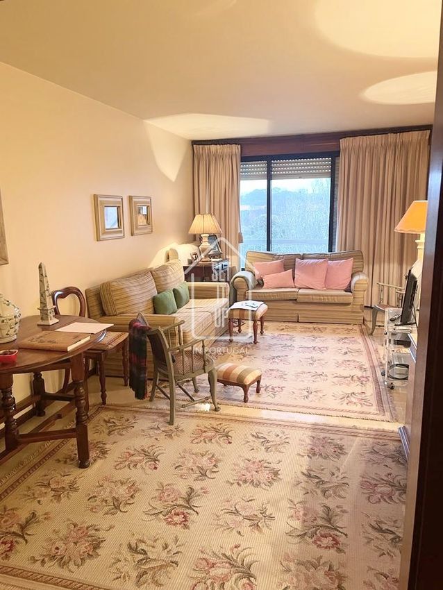 Imagem Sala de estar de apartamento t3 em Rua Dom Luís de Ataíde, 94