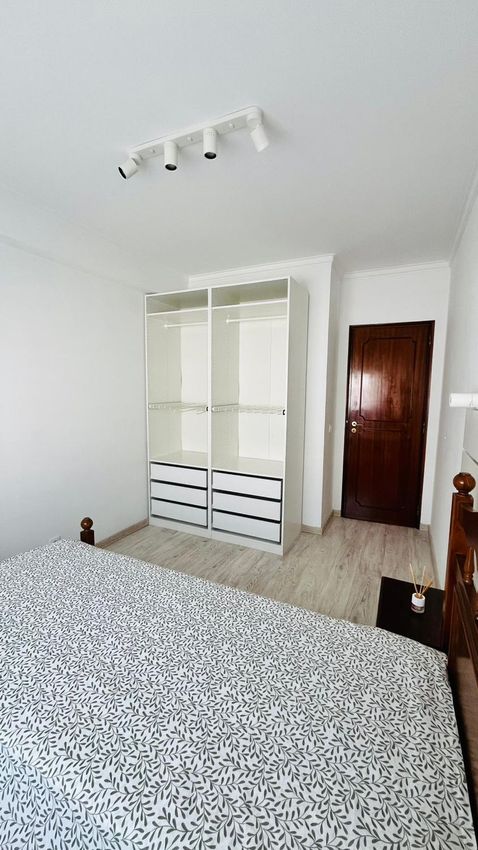 Imagem Quarto de quarto em Rua Oliveira Martins, 11
