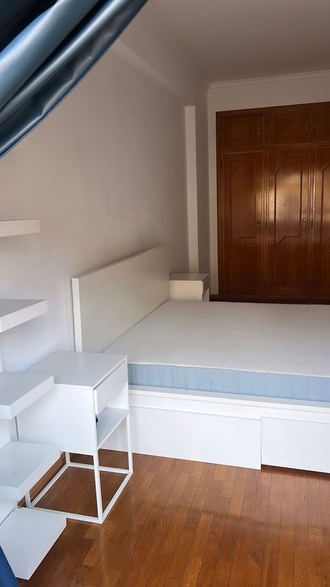 Imagem Quarto de quarto em Rua Carlos de Oliveira, 15