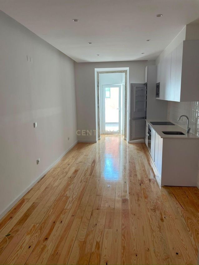 Imagem Divisão de apartamento t1 em Rua Martins Sarmento, 9