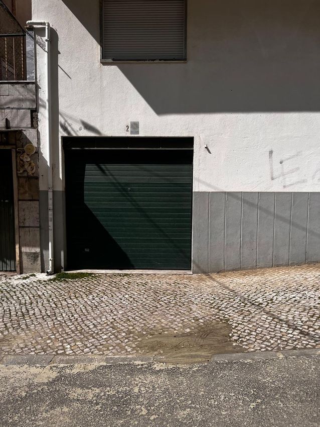 Imagem Vistas de garagem em Rua Fernão de Magalhães