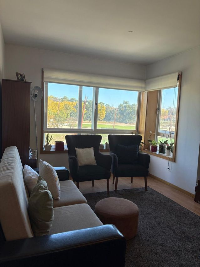 Imagem Sala de estar de apartamento t3 em Rua Marta Sampaio, 18