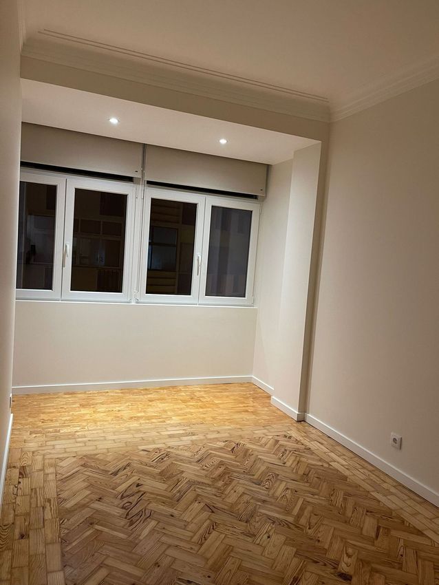 Imagem Divisão de apartamento t2 em Rua Tomás da Anunciação, 43 - 4º Esqº