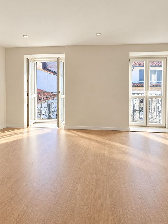 Imagem Sala de estar de apartamento t3 em Rua Dom Diogo de Sousa, 107
