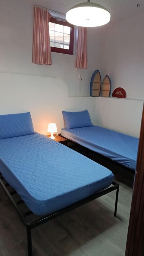Imagem Quarto de quarto em Rua de Nove de Abril