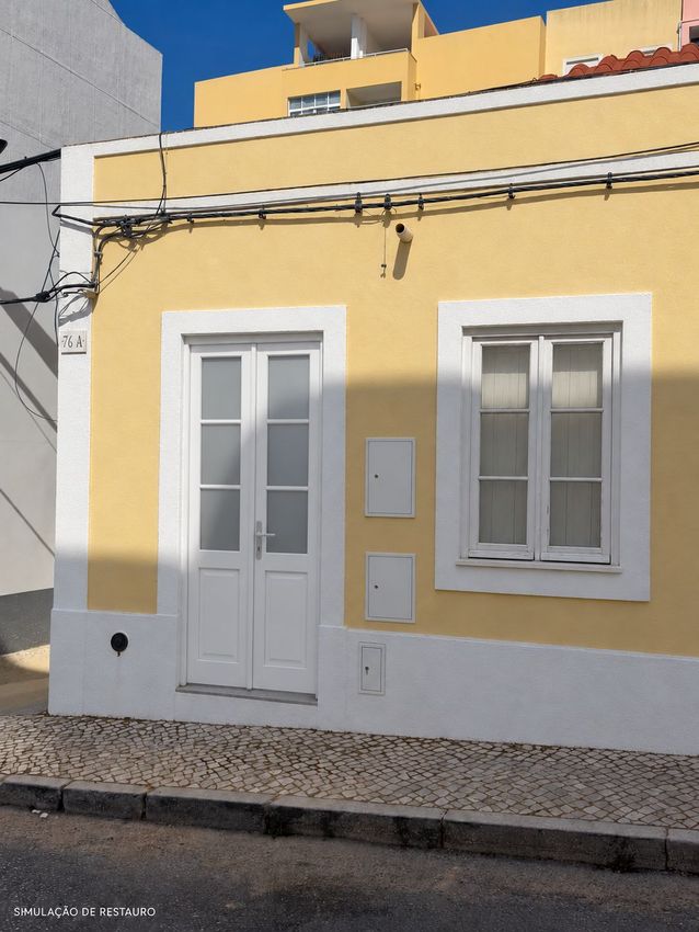 Imagem Vistas de  moradia em banda em Rua Aviadores Gago Coutinho e Sacadura Cabral, 16 a