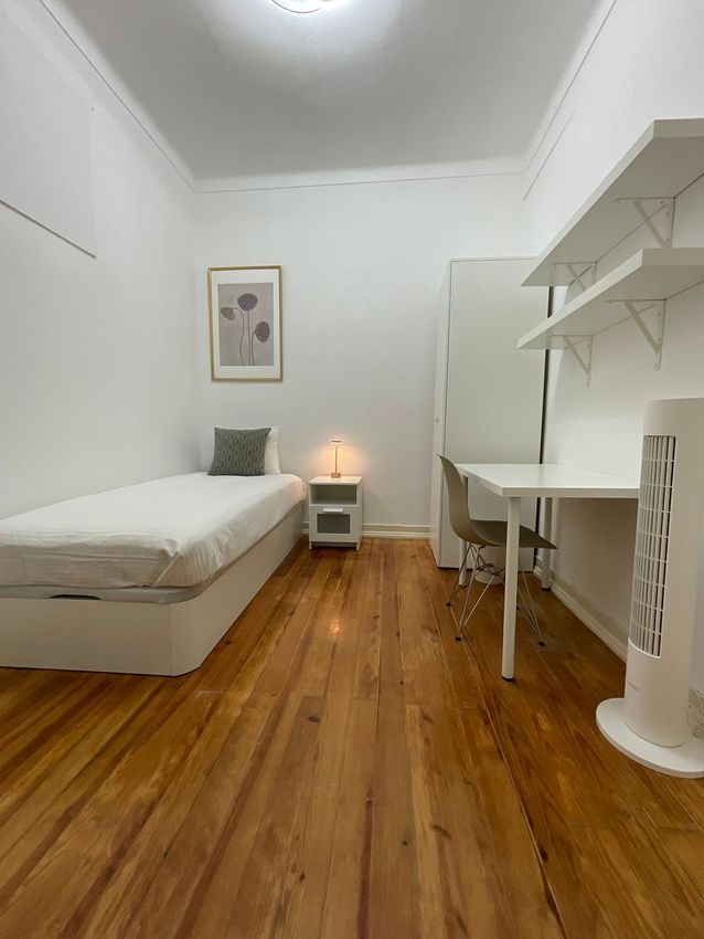 Imagem Quarto de quarto em Avenida Dom Carlos I, 146