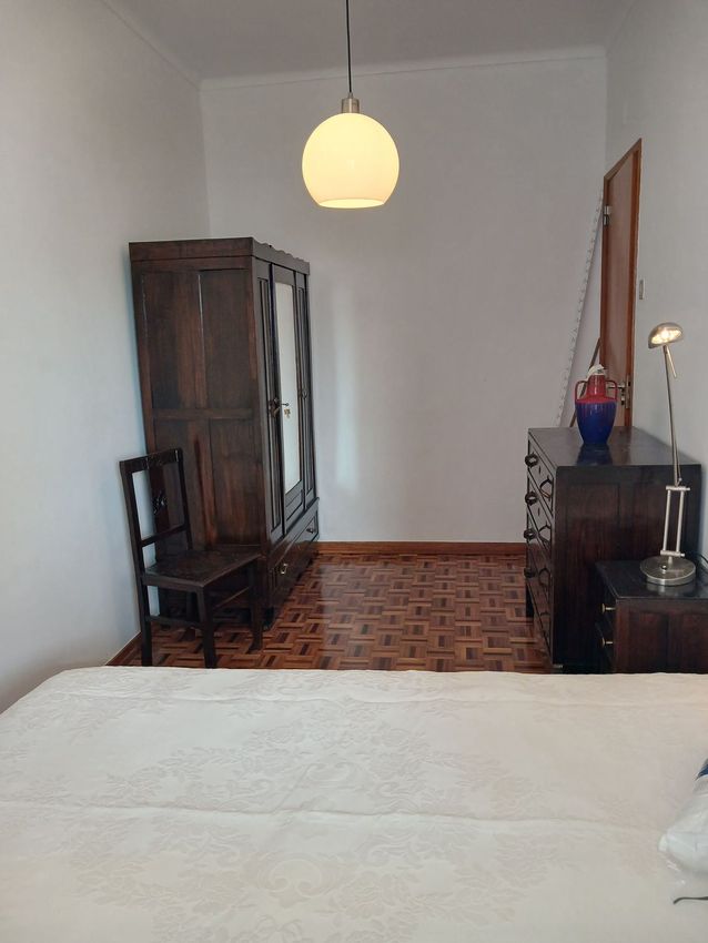 Imagem Quarto de quarto em Rua Pintor Artur Costa, 11