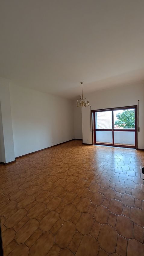 Imagem Divisão de apartamento t3 em Rua Manuel Gonçalves Lage, 1380