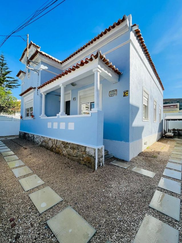 Imagem Fachada de  moradia independente em Santo António