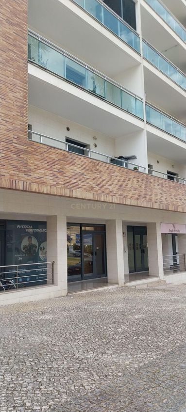 Imagem Fachada de espaço comercial em Praça Pedro Álvares Cabral, 1