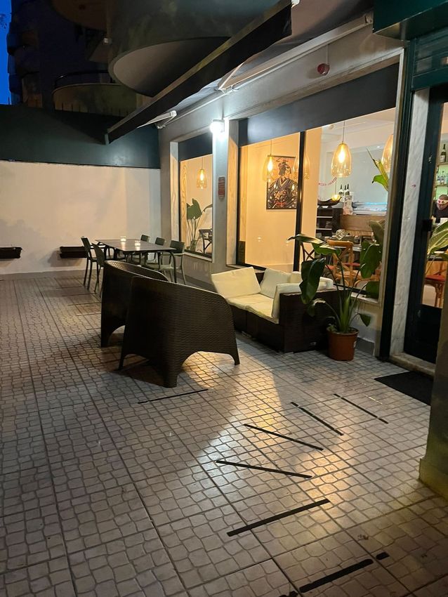 Imagem de espaço comercial em Rua Bernardo Santareno, 17