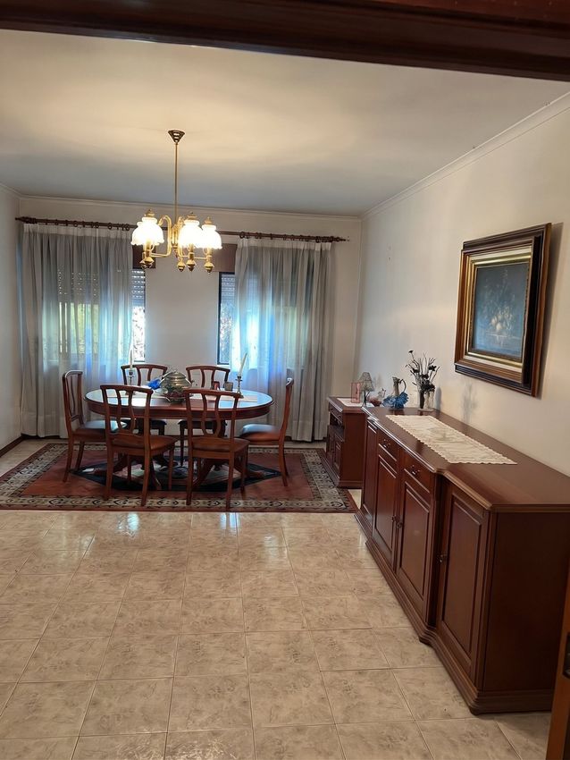 Imagem Sala de estar de apartamento t3 em Rua da Murgueira, 37