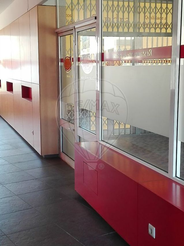 Imagem de espaço comercial em Fervença